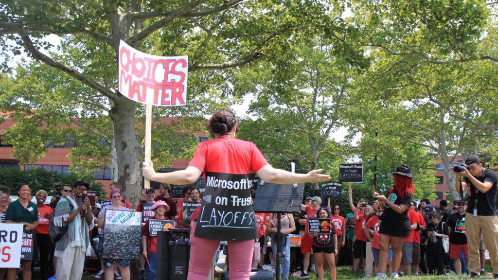 Hundreds rally at Bethesda HQ to protest Xbox layoffs, and Ars was there - Ars Technica
