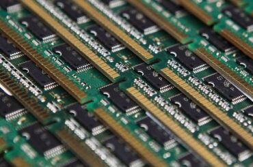 Possibly the beginning of the collapse of the tech market - driven entirely by greedy memory manufacturers