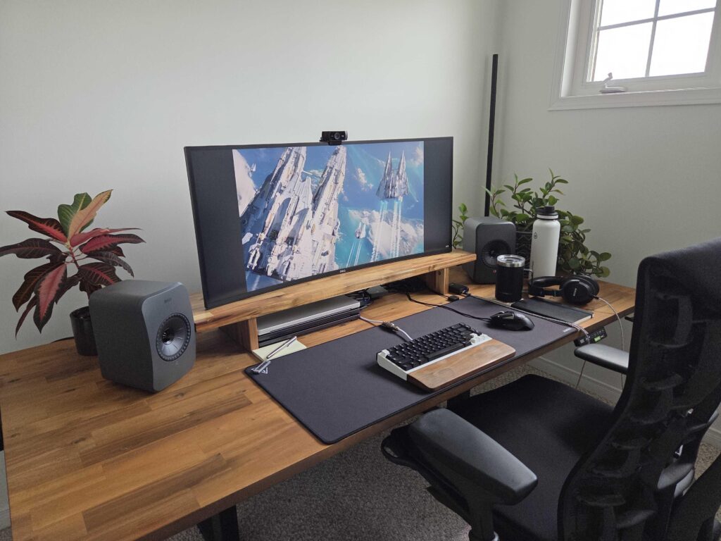 New place, same battlestation, new plants