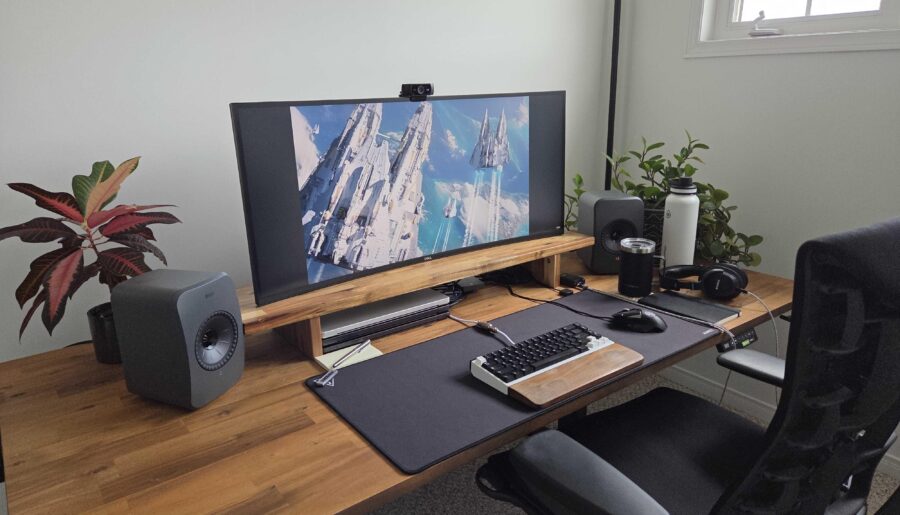 New place, same battlestation, new plants