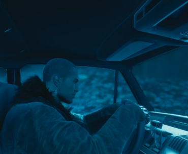 I got stuck in Rivera's car and rode around the city with him for a whole 20 minutes. I stepped away for a moment, and when I came back, I discovered that we had ended up at the bottom of the ocean.