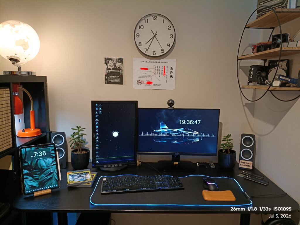 My Gaming and study setup as a highschool student.