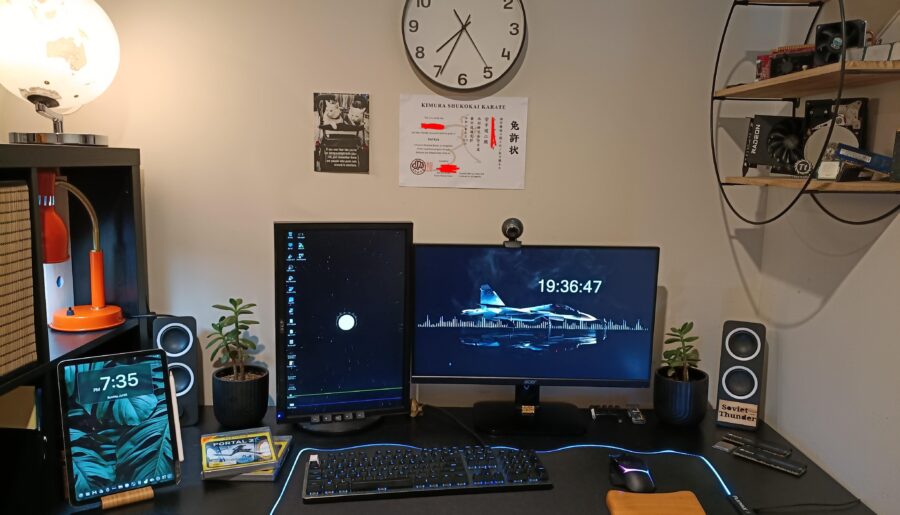 My Gaming and study setup as a highschool student.