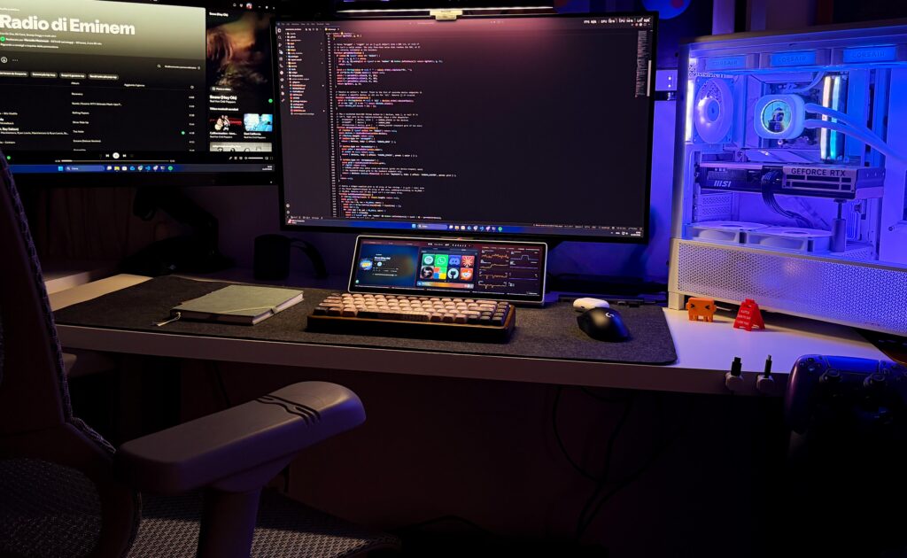 My little cave after months of tweaking