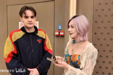 Why Does Jcobbb Look So Confident and Happy here? What Happened to the Nonchalant Gimmick???