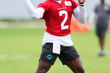 Dolphins rookie on new QB: 'He's going to win us some games for sure'