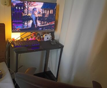 Managed to fit my station into about 2.5 feet of horizontal space.