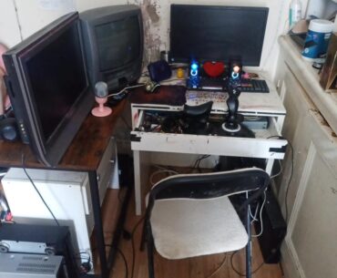 I just need my replacement dvi → hdmi adapters to arrive and I'm set