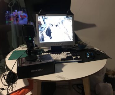 my battle station use Round eating table from ikea