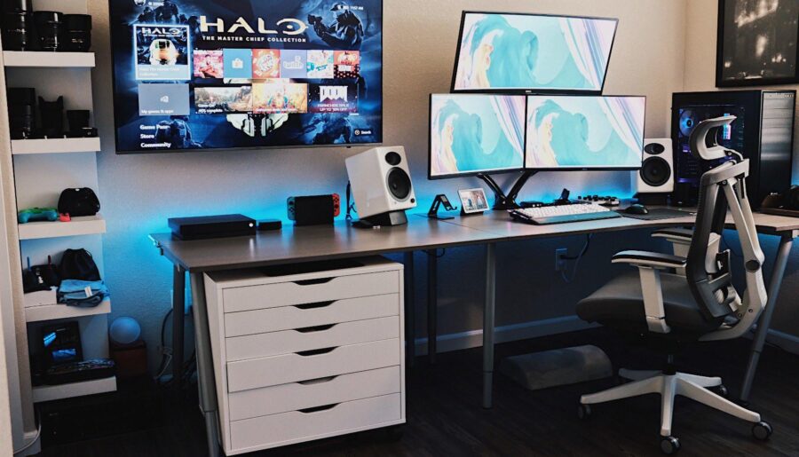Finally feel like my home desk setup is getting close to endgame (at least for now)