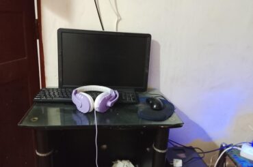 I don't know if this even counts as shitty one. Lmao. This is my current setup