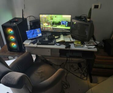 my battlestation!!!! :)