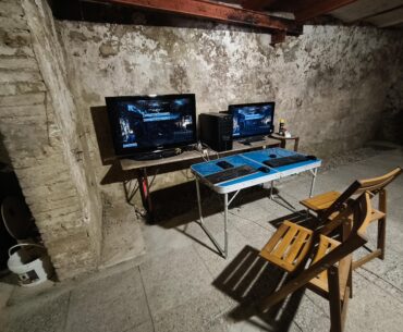Lan party setup in da dungeon .