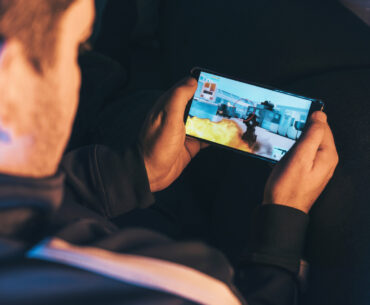OnePlus 15 Vs. Samsung Galaxy S26: Which Is Better For Gaming?