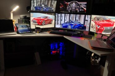My kinda chaotic gaming desk setup