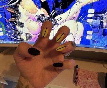 new nails 💚🖤