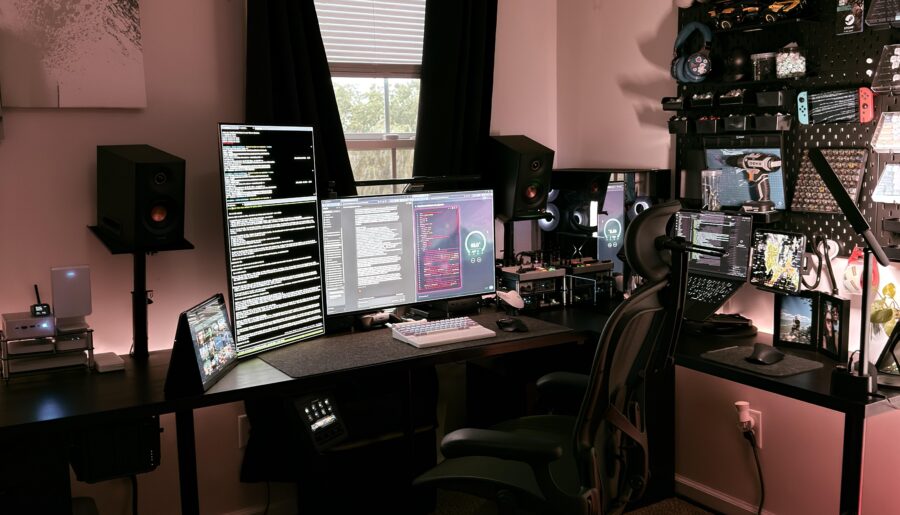 Dual 32” OLED setup