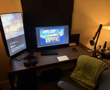 Anyone else have an unorthodox setup? [Left monitor mac, right monitor gaming PC]