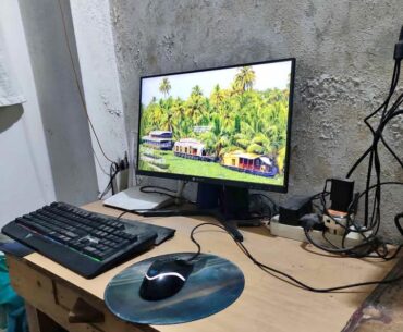 Living like a king, intel inside. Optimal circular mousepad, radial coverage.