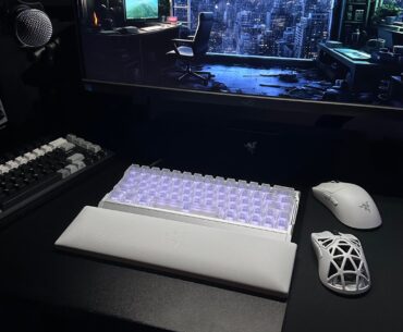 Cyber PUNK Setup, IQUNIX EV63 + Razer