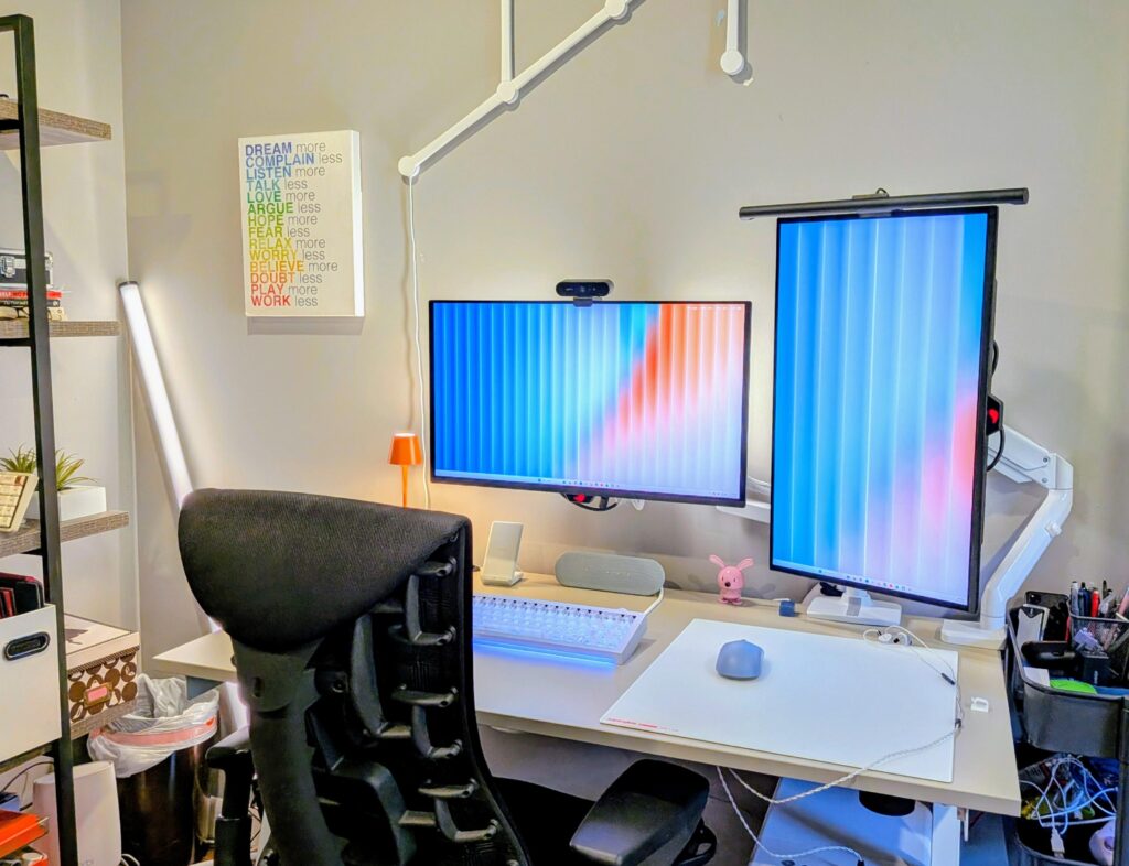 My cozy work/battle station My cozy work/battle station