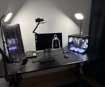 What do you think of my PC setup visually? Looking for background ideas!