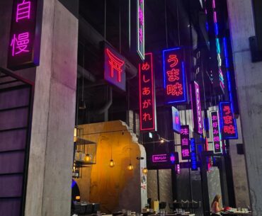 Feels like I'm in Night city in this Japanese restaurant