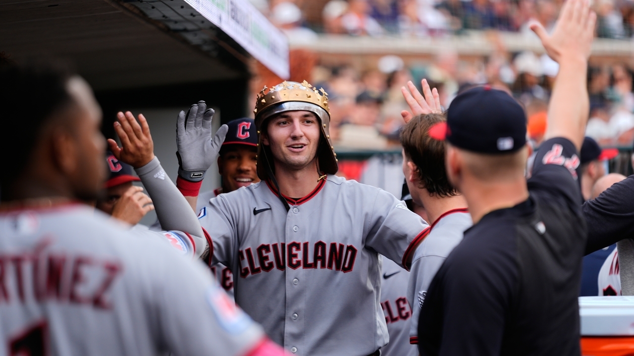 Guardians’ rookie outfielder Chase Delauter leaves game vs. Padres due to left hamstring tightness Guardians' rookie outfielder Chase Delauter leaves game vs. Padres due to left hamstring tightness