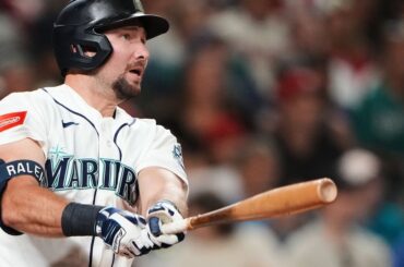 Cal Raleigh hits 3 homers as Mariners snap Phillies' 9-game win streak with 9-2 victory :: WRAL.com