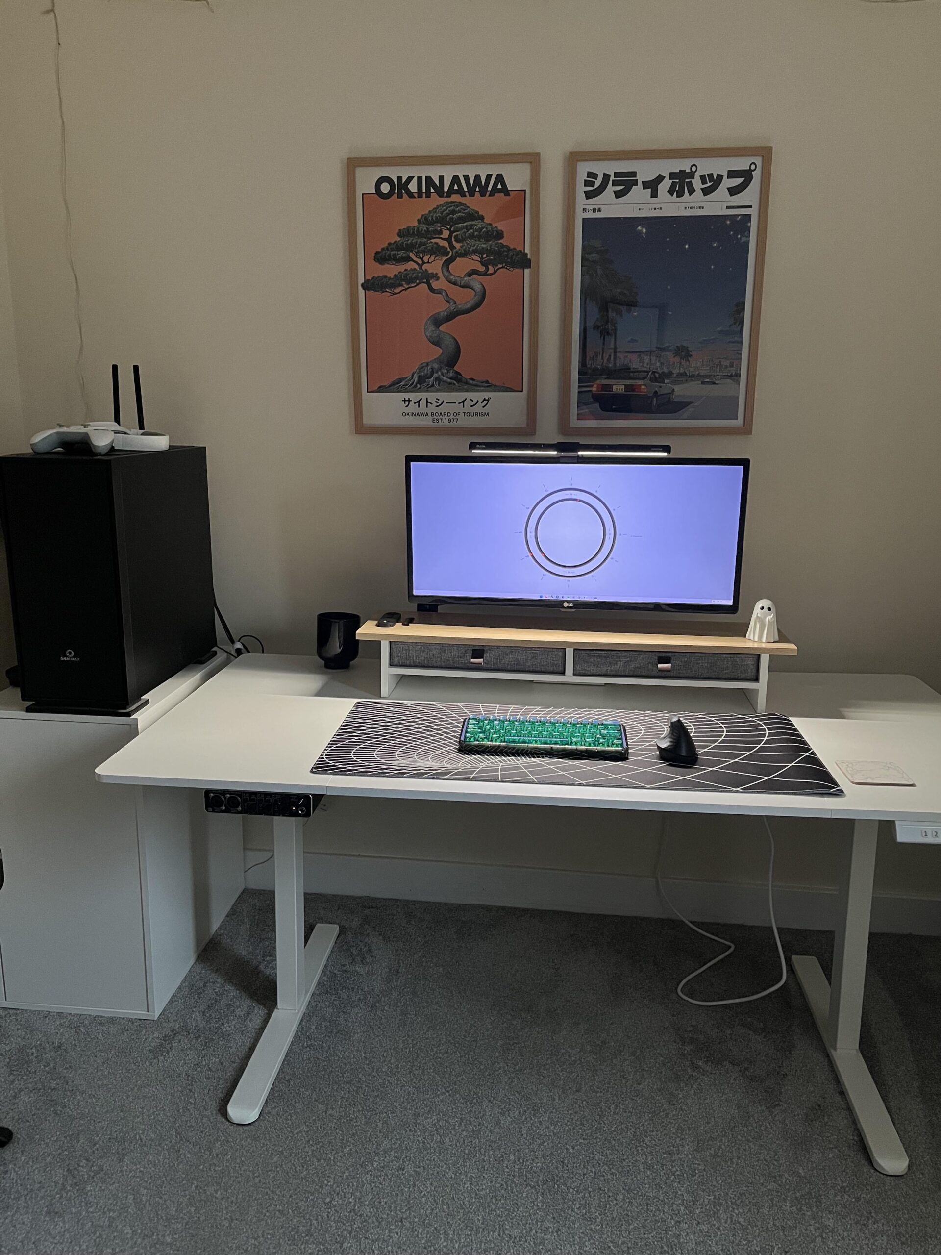 New desk = mildly refreshed setup New desk = mildly refreshed setup
