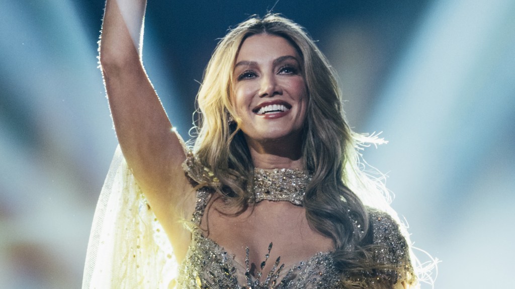 Delta Goodrem, Simple Minds at Commonwealth Games Closing Ceremony Delta Goodrem, Simple Minds at Commonwealth Games Closing Ceremony