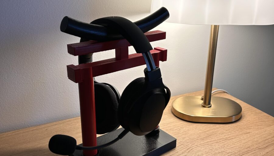 Every setup has a headset stand. Mine has a gate. ⛩️