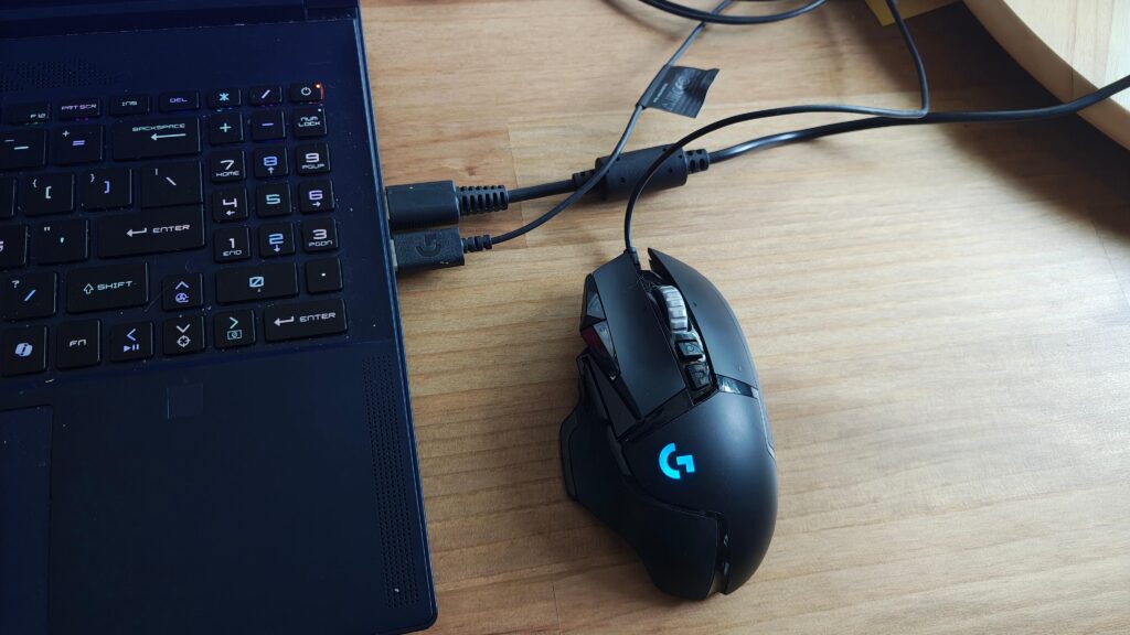 Who in their right mind builds a laptop with the power cord plugging in to the right side?