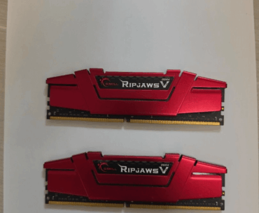 What die this Ripjaws V f4-2666c15d-32gvr use and is this have overclocking headroom i found one for $120?