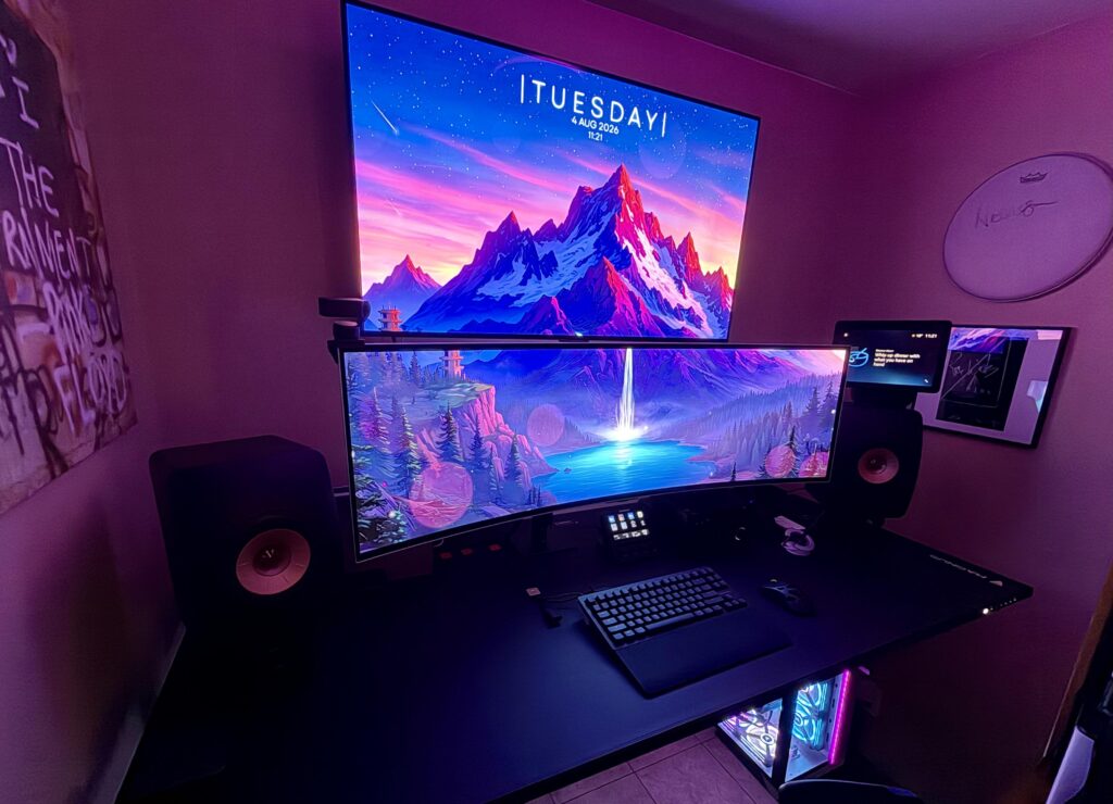 Long Weekend, New Desk