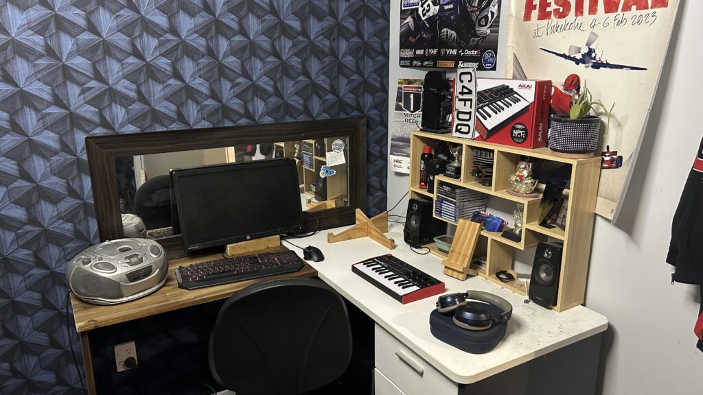 You don’t always need to buy a bigger desk - just extend the one you have 😆