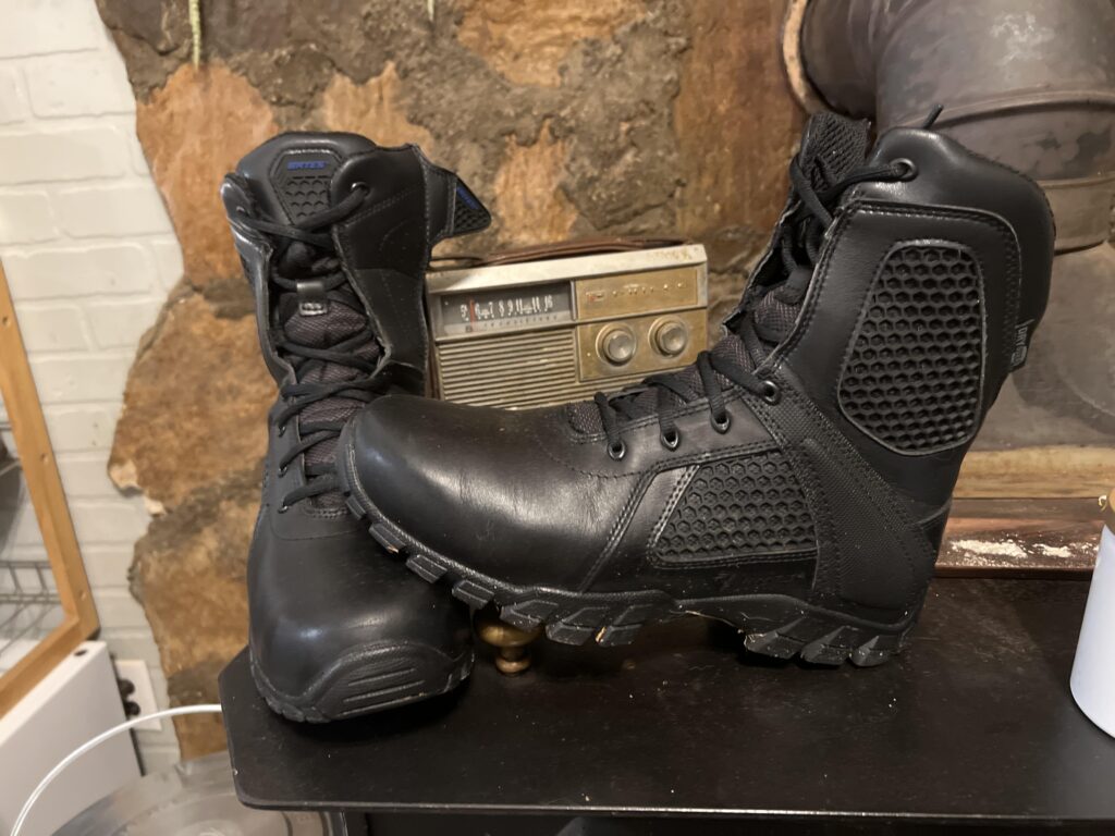 I found NOS bladerunner 2049 K boots!