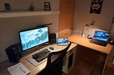 I had a silly idea to get more desk space