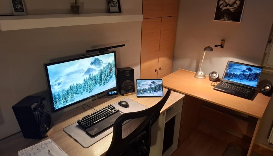 I had a silly idea to get more desk space